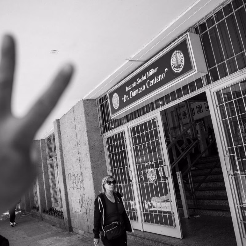 ¿Qué estudios tiene Charly García?