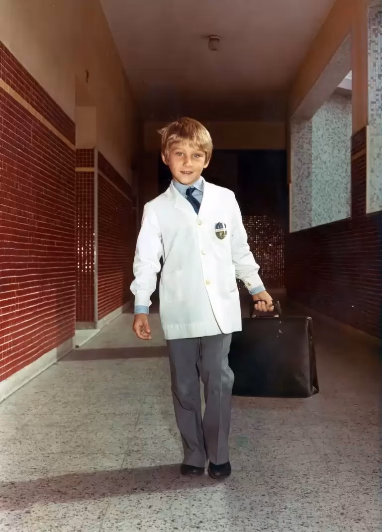 ¿Dónde estudió Miley?