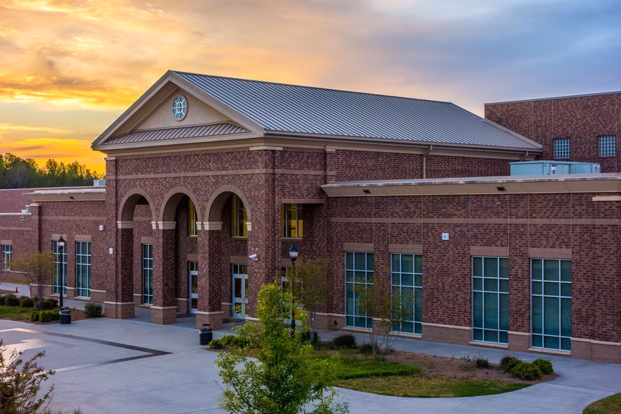 ¿Qué es la educación ad astra?