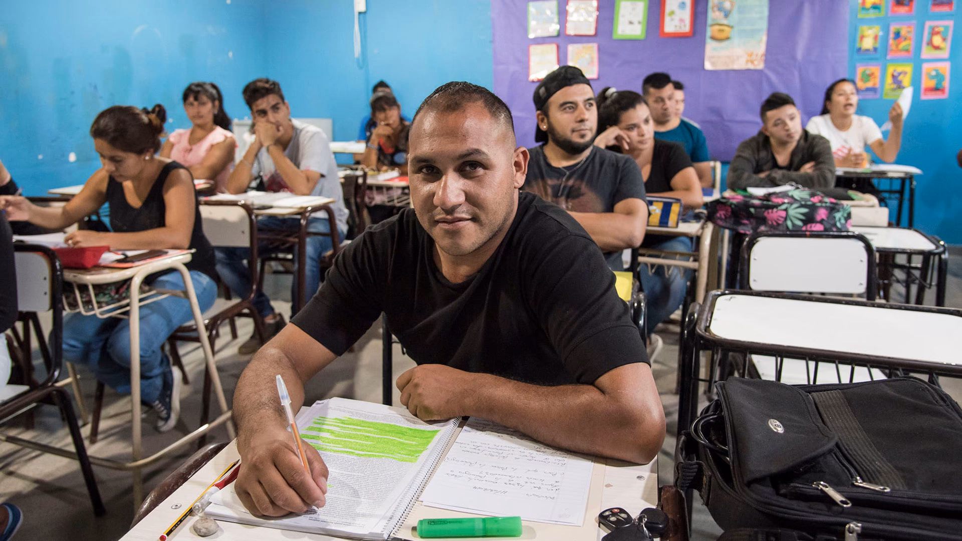 ¿Un estudiante de secundaria es un adulto?
