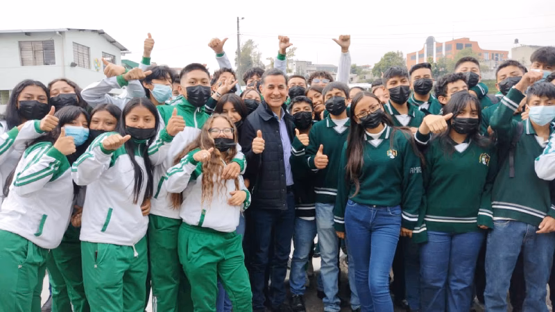 ¿Qué necesidades o desafíos enfrenta la región Amazonas para garantizar el acceso a una educación de calidad y la erradicación del analfabetismo?