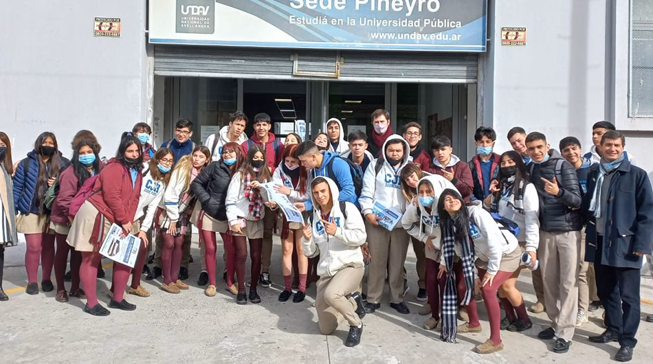 ¿Quién es el secretario de Educación de Lomas de Zamora?