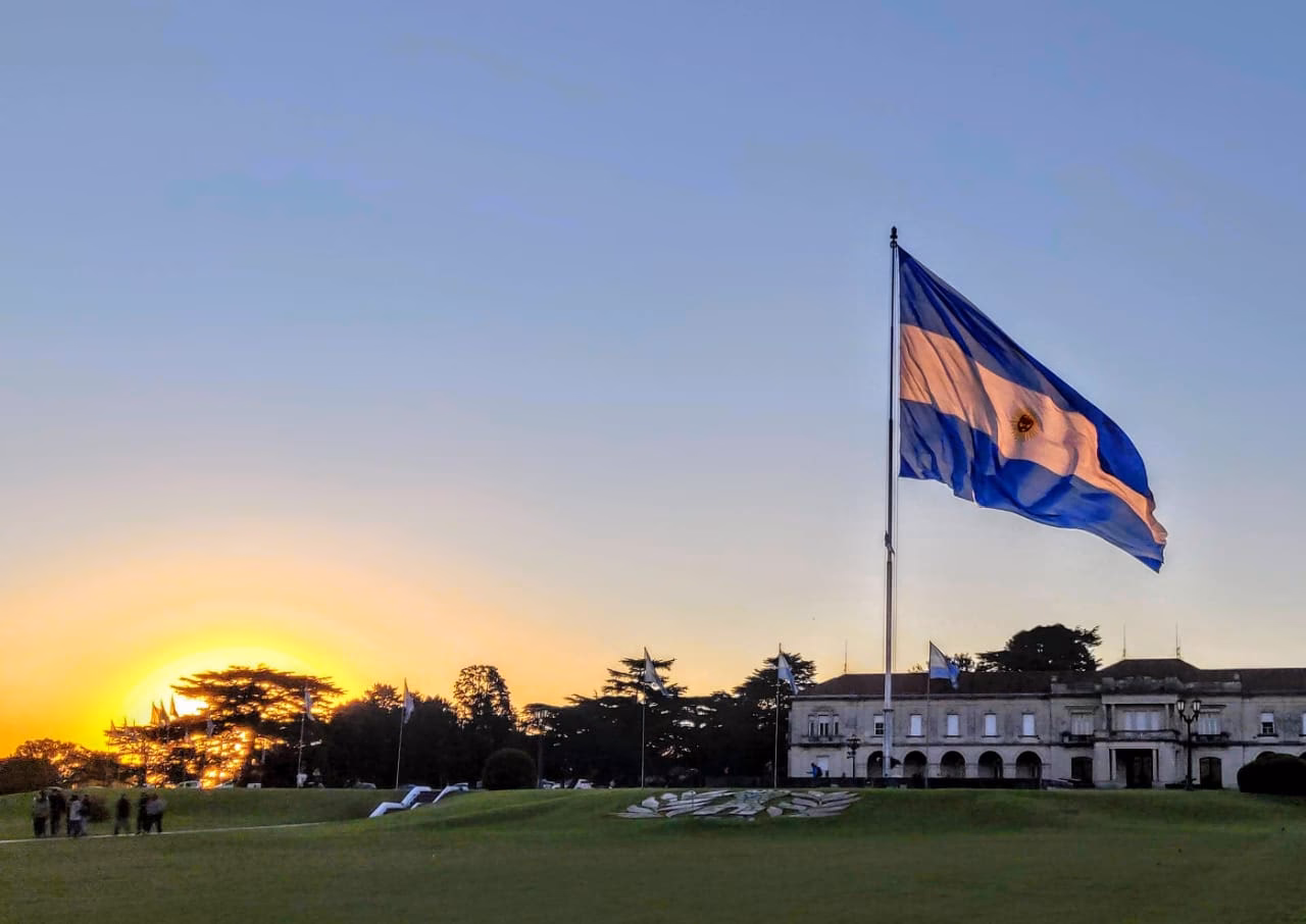 ¿Cuál es el significado del sable militar argentino?