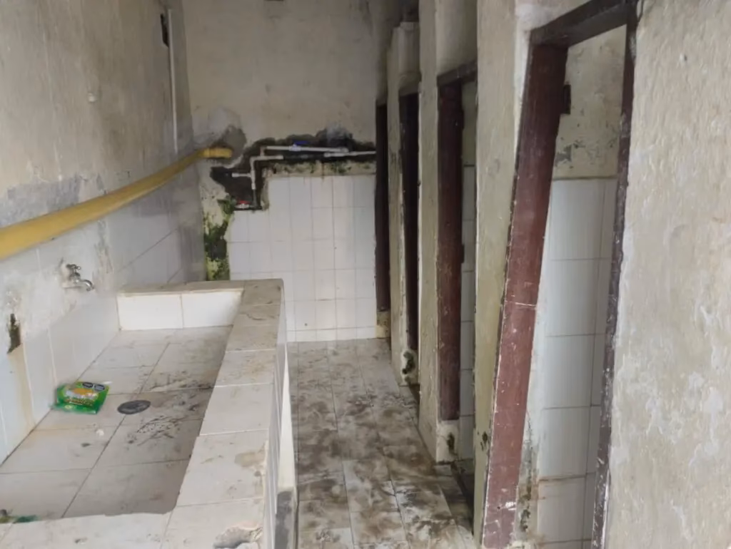 ¿Qué pasa si los baños de la escuela están sucios?