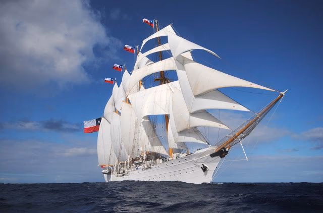 ¿Quiénes viajan en el buque escuela Esmeralda?