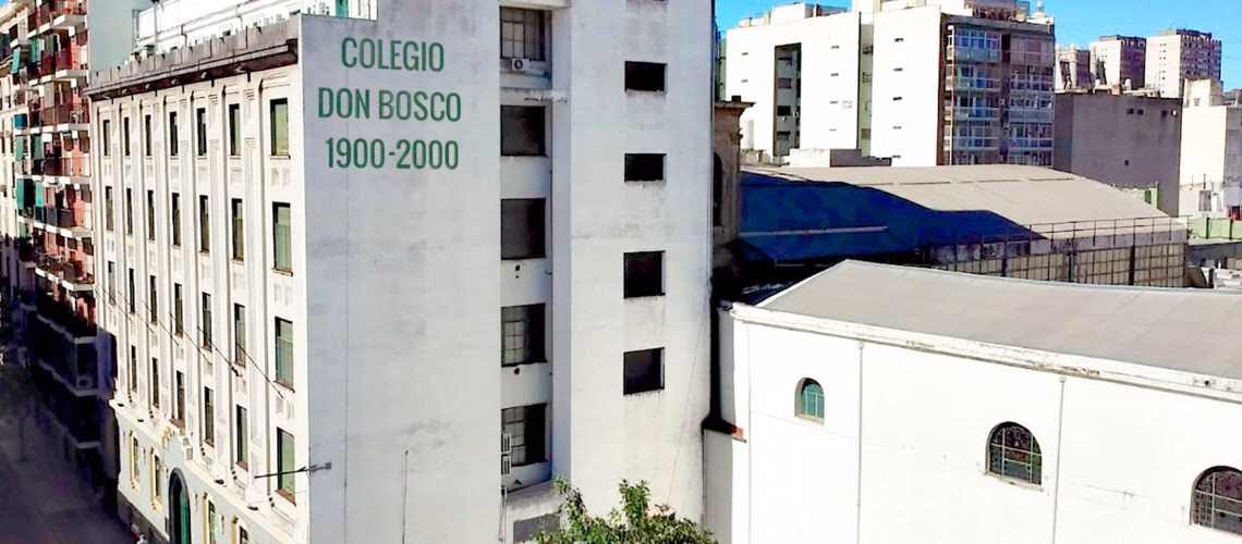 ¿Quién es el dueño del colegio salesiano?