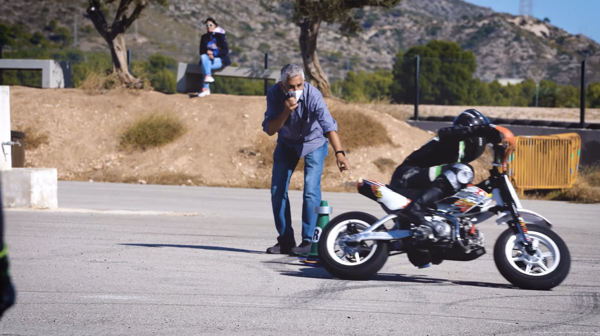 ¿Cuál es el código de descuento para Chicho Lorenzo School?