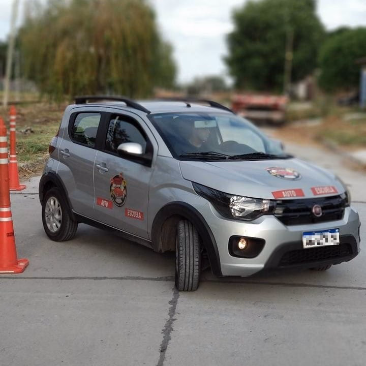 ¿Qué es un coche escuela?