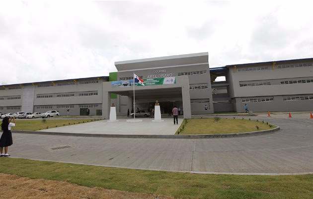 ¿Cuándo se fundó el colegio Abel Bravo?