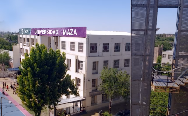 ¿Qué carreras hay en La Maza?