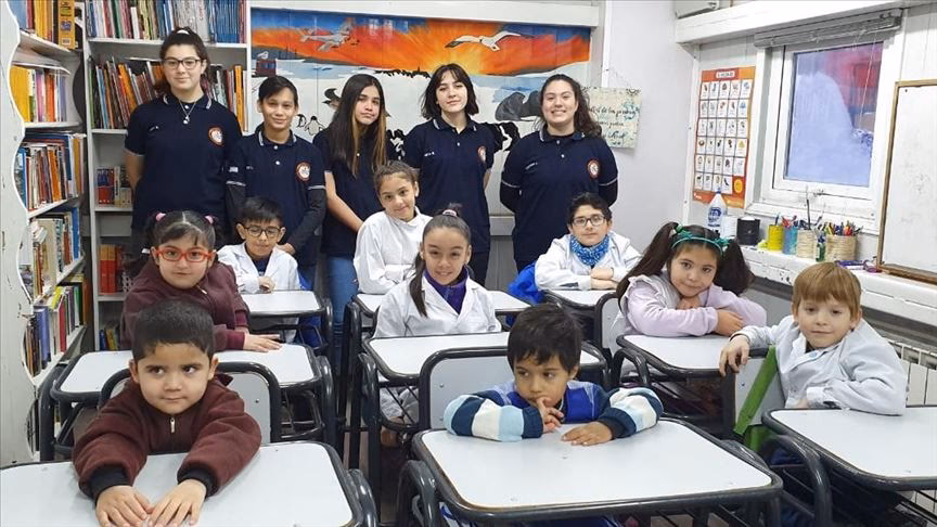 ¿Cómo se llama la escuela de la Antártida argentina?