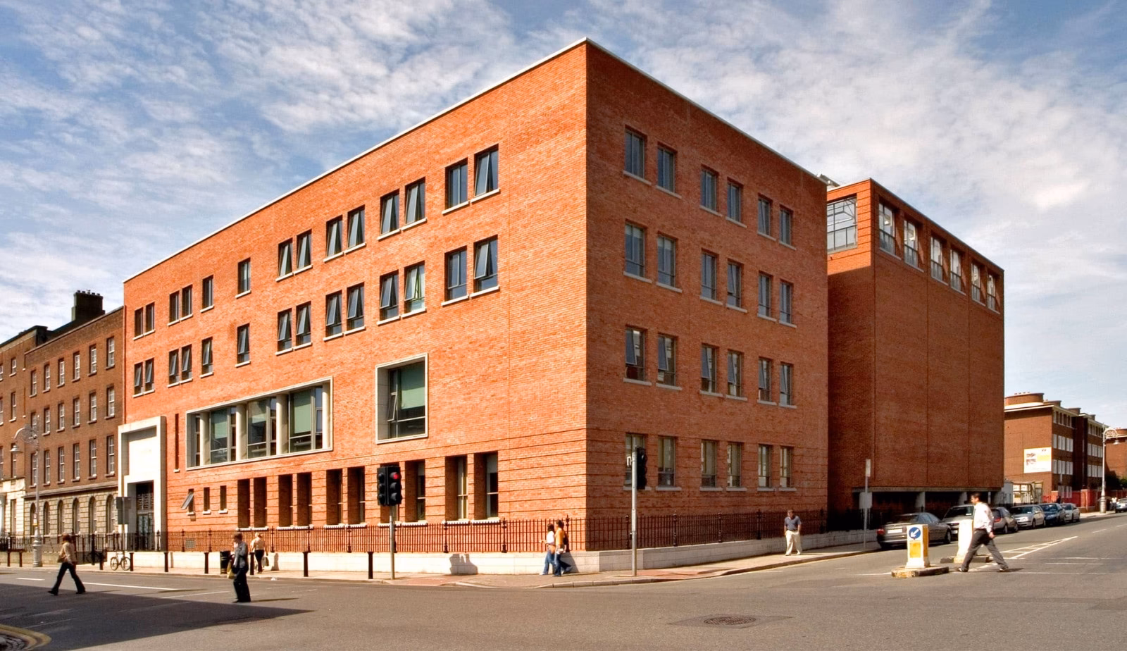 ¿Cuánto cuesta la mensualidad del colegio Saco Oliveiras?