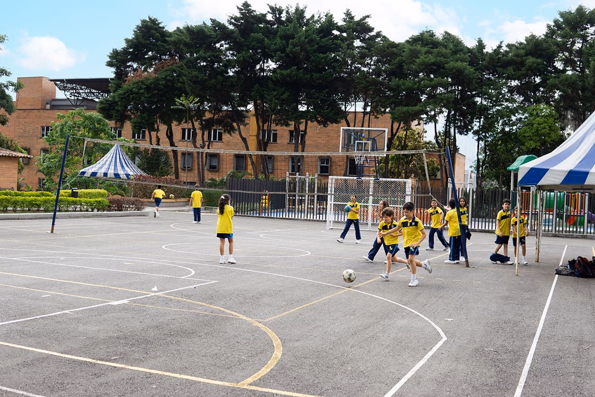 ¿Cuál es el colegio más prestigioso de Medellín?