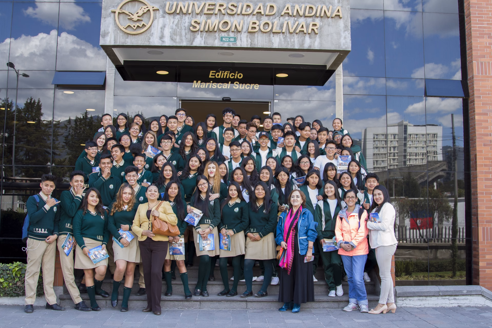 ¿Cuándo se fundó el colegio Benito Juárez?