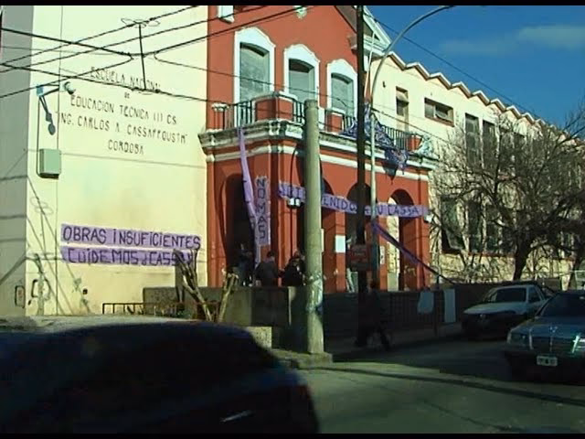 ¿Cuál es la historia del colegio Cassaffousth?