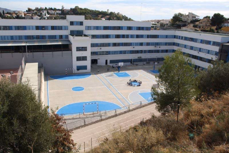 ¿Cuál es el horario del colegio Cerrado de Calderón?