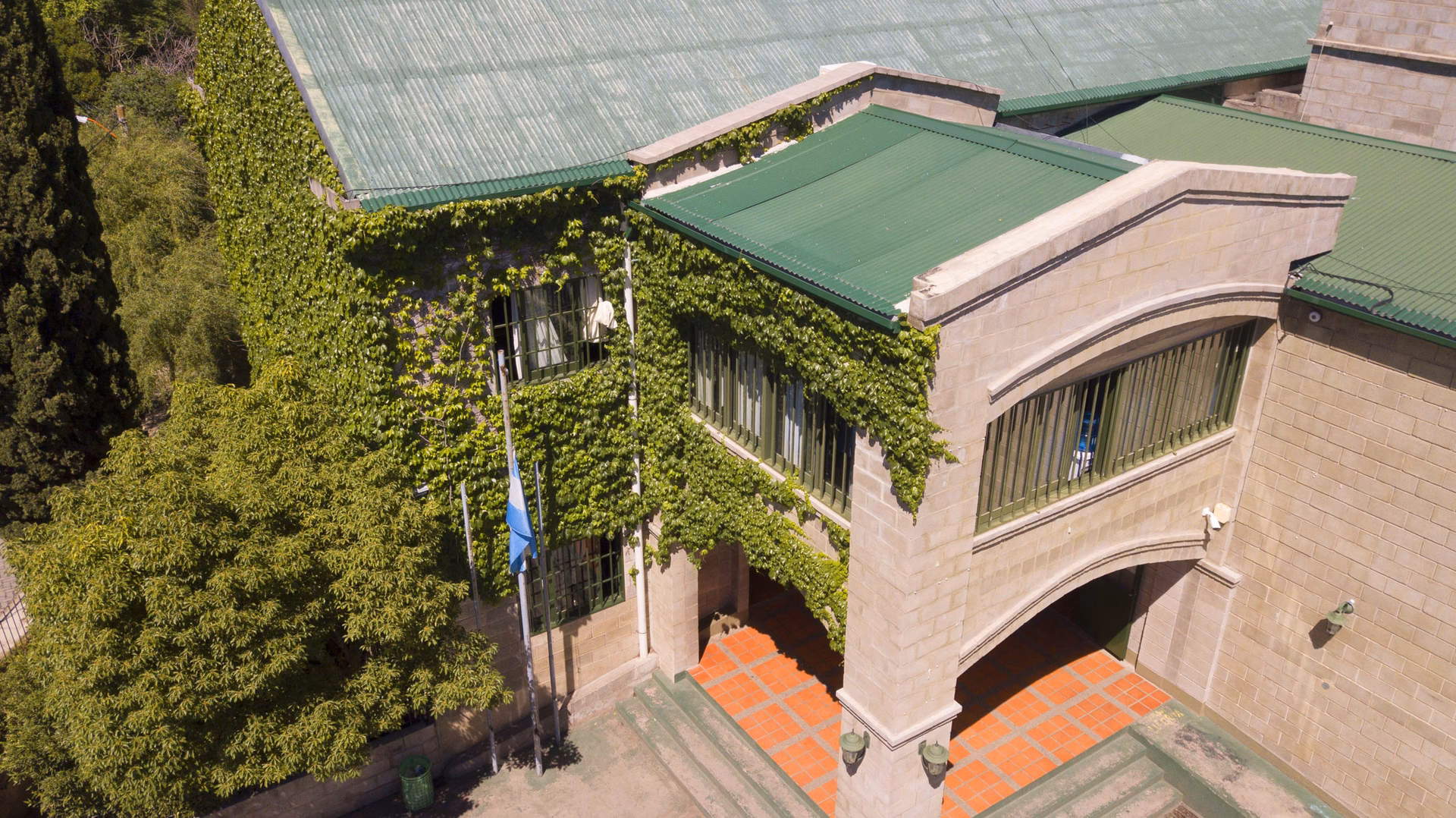 ¿Cuál es la mensualidad en el Colegio Costa Cordillera?
