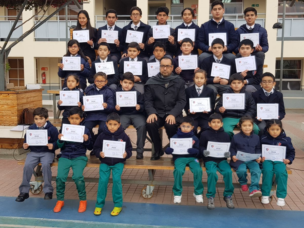 ¿Cuántos estudiantes tiene el colegio San Viator?