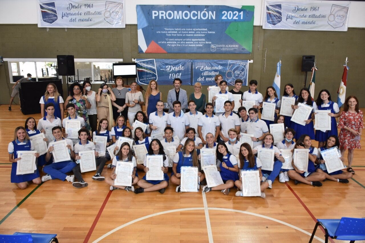 ¿Quién es la Directora del Colegio Dante Alighieri?