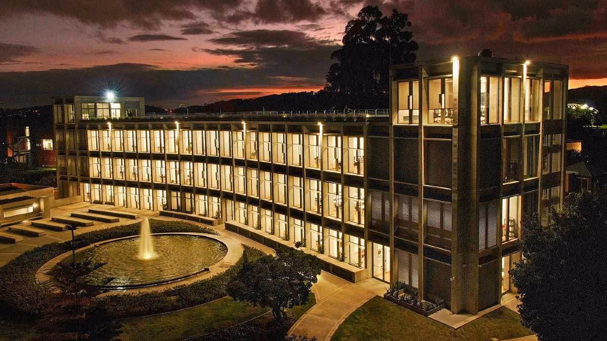 ¿Qué tan buena es la escuela de ingeniería Julio Garavito?