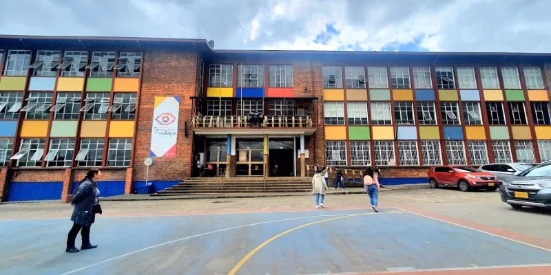 ¿La Salle es un colegio privado?
