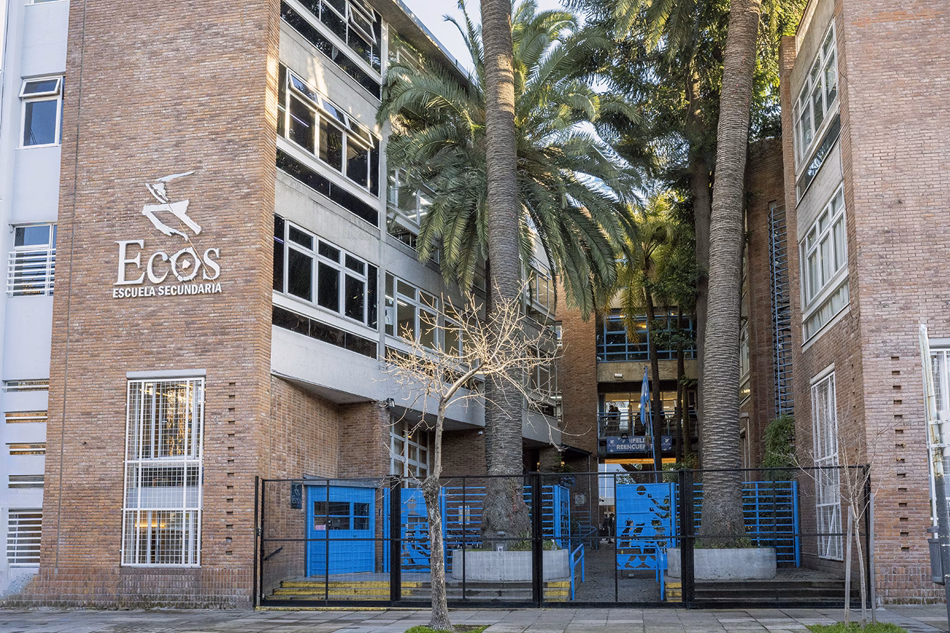 ¿Dónde está la escuela secundaria más grande de Minnesota?