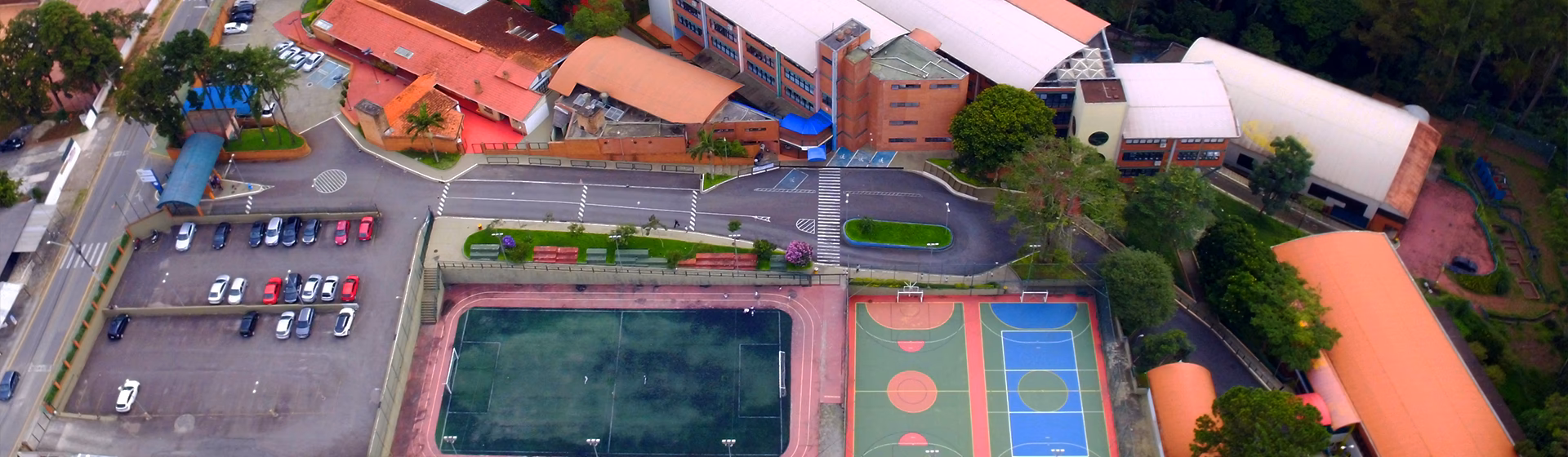 ¿Cómo se dice colegio secundario en portugués?
