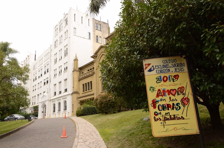 ¿Es el Colegio Las Esclavas un colegio mixto?
