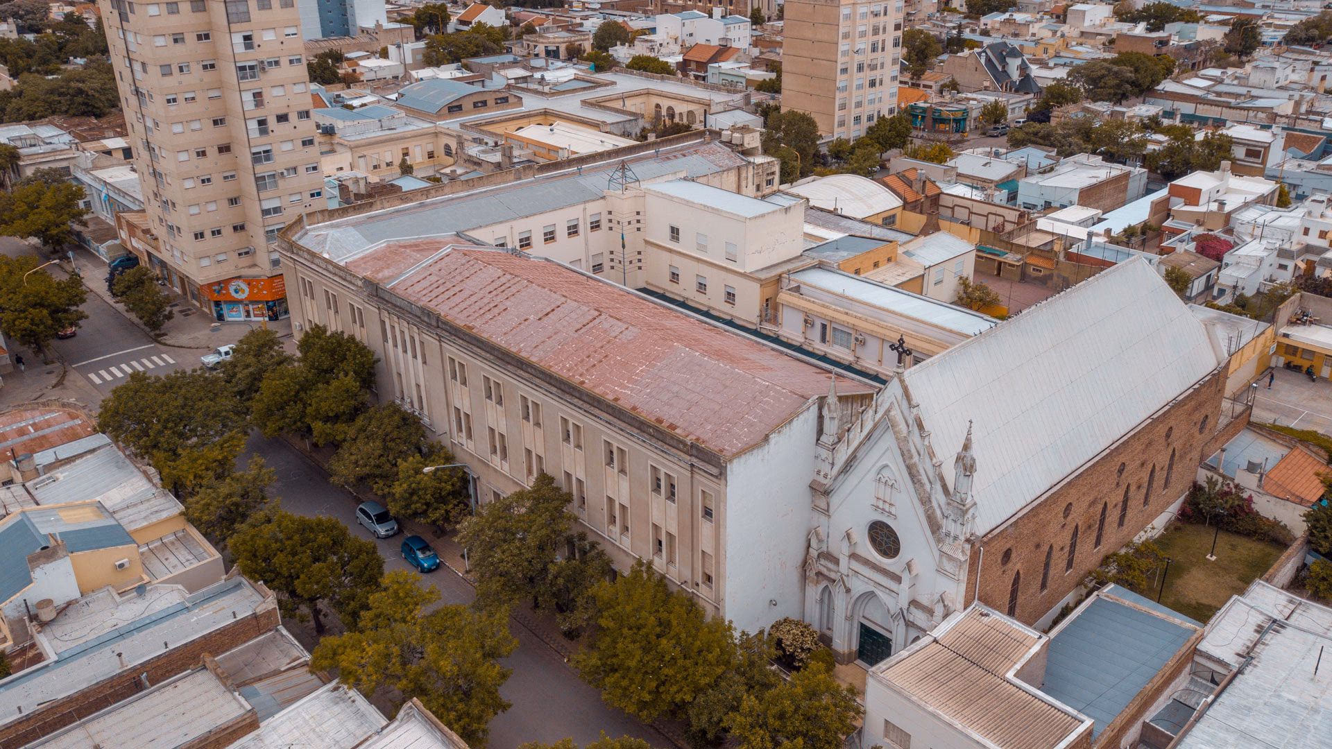 ¿Cuándo fue fundado el colegio La Inmaculada Trujillo?