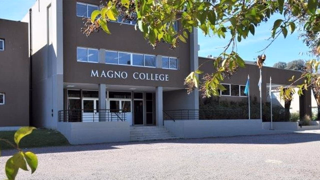 ¿Qué colegio cerró en Pilar?