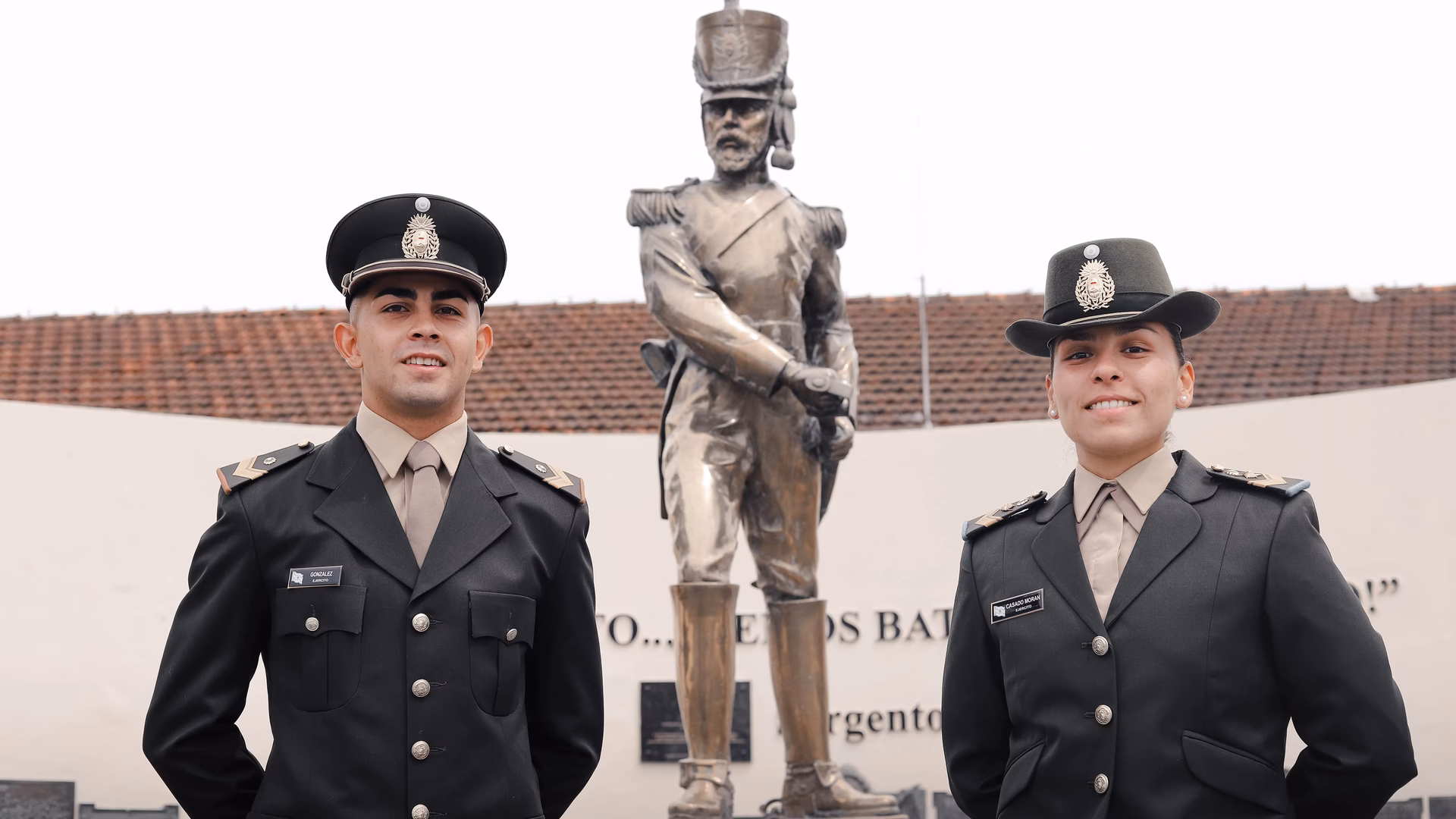¿Cuántos años son en la escuela de suboficiales del Ejército?