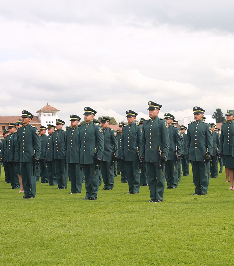 ¿Cuánto vale la mensualidad en el colegio militar de Medellín?