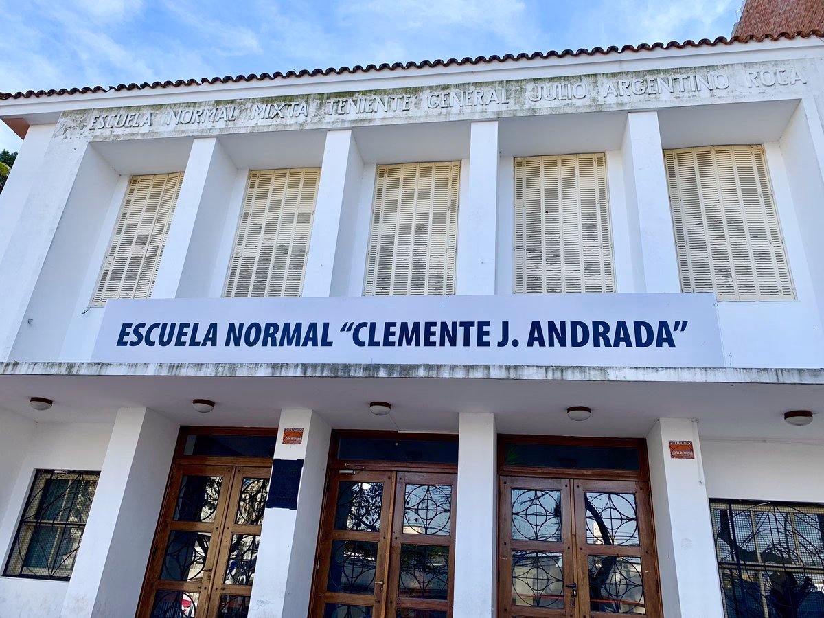 ¿Cómo se llamaba la escuela normal?