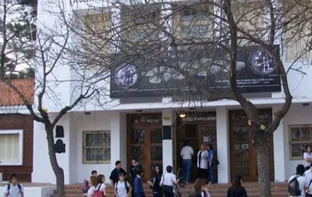 ¿Cómo se llamaba la escuela normal?