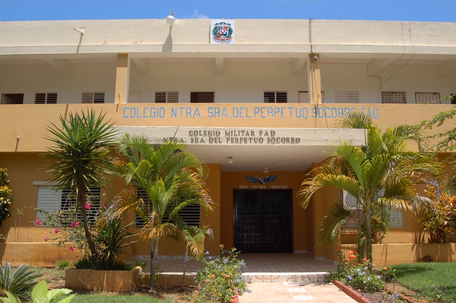 ¿Quién es el director del colegio Perpetuo Socorro?