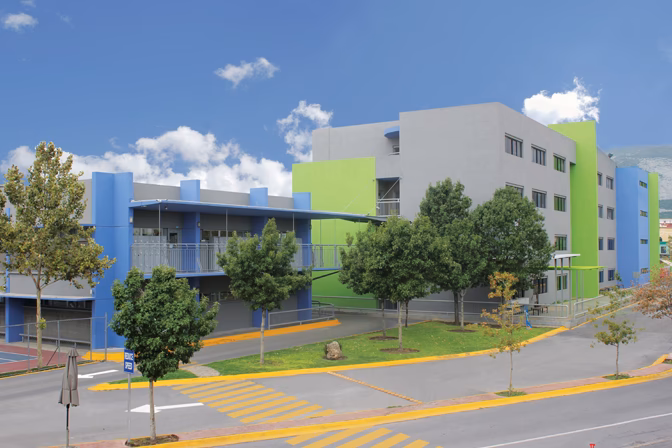 ¿Cuánto cobran en el Oxford Monterrey?