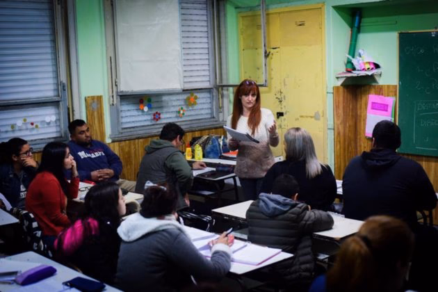 ¿Cómo se le llama a la educación para adultos?