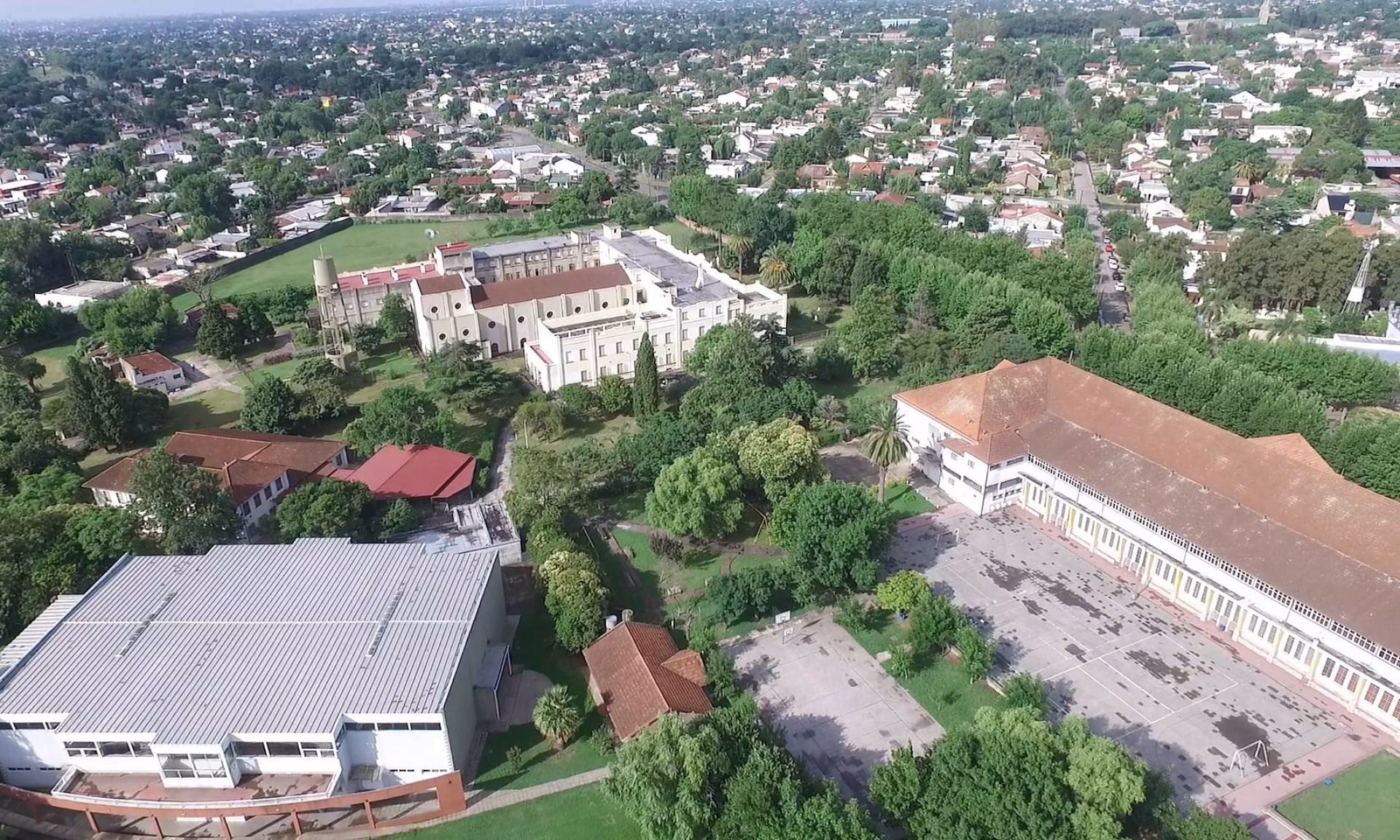 ¿Cuántos años tiene el colegio Regina?