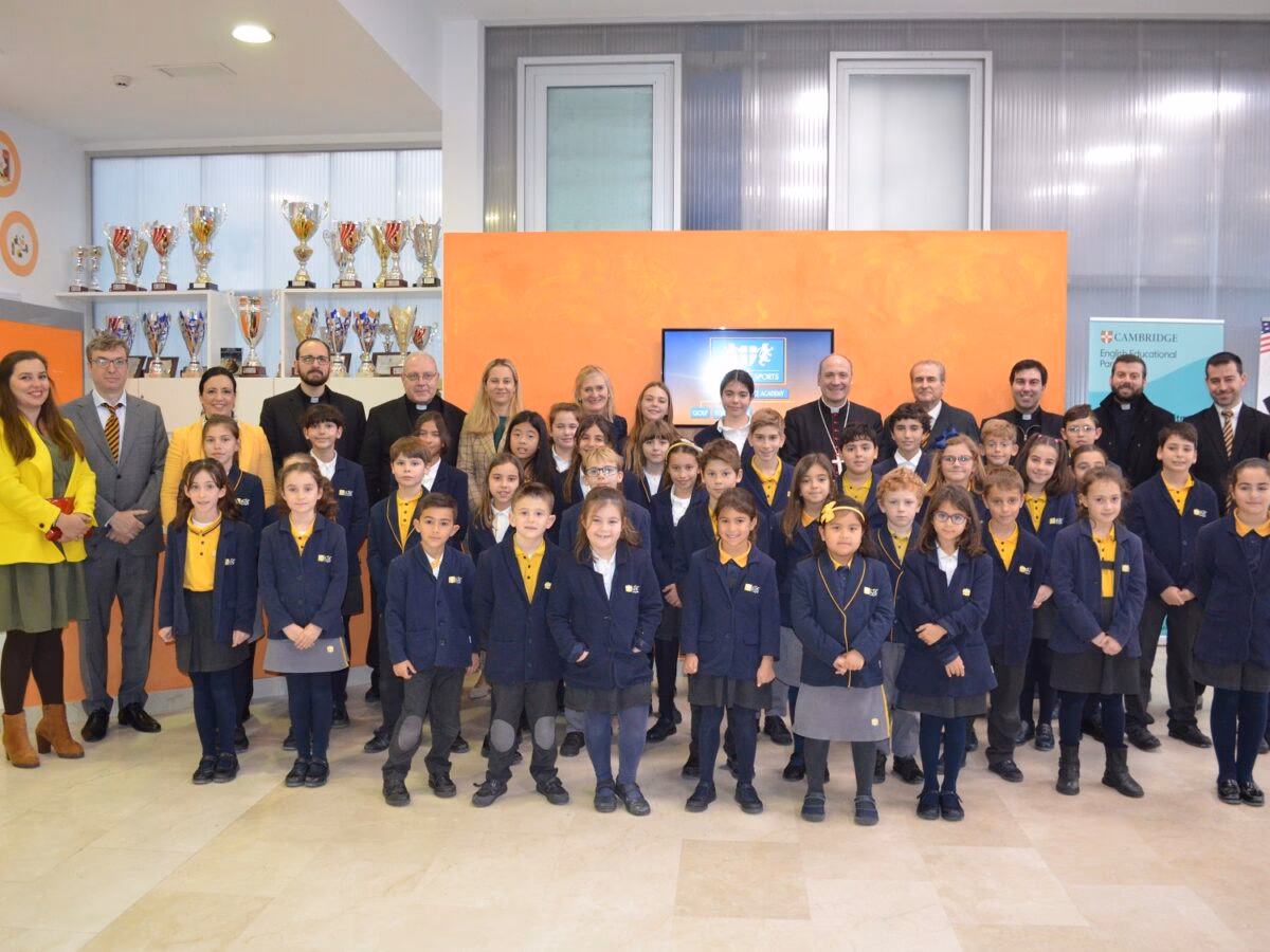 ¿Cuándo se fundó el colegio San Juan Evangelista?