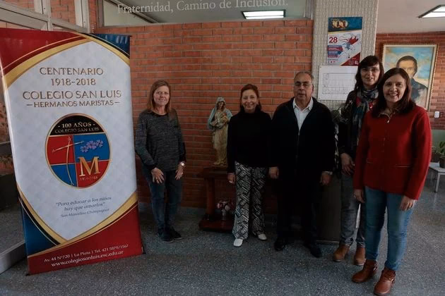 ¿Quién fundó el colegio San Luis?