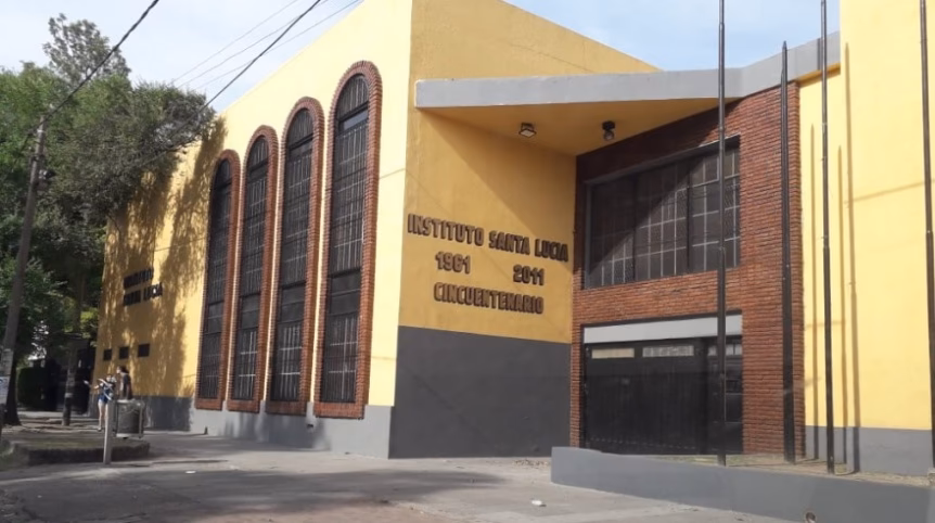 ¿Cuántos años tiene el colegio Santa Lucía?