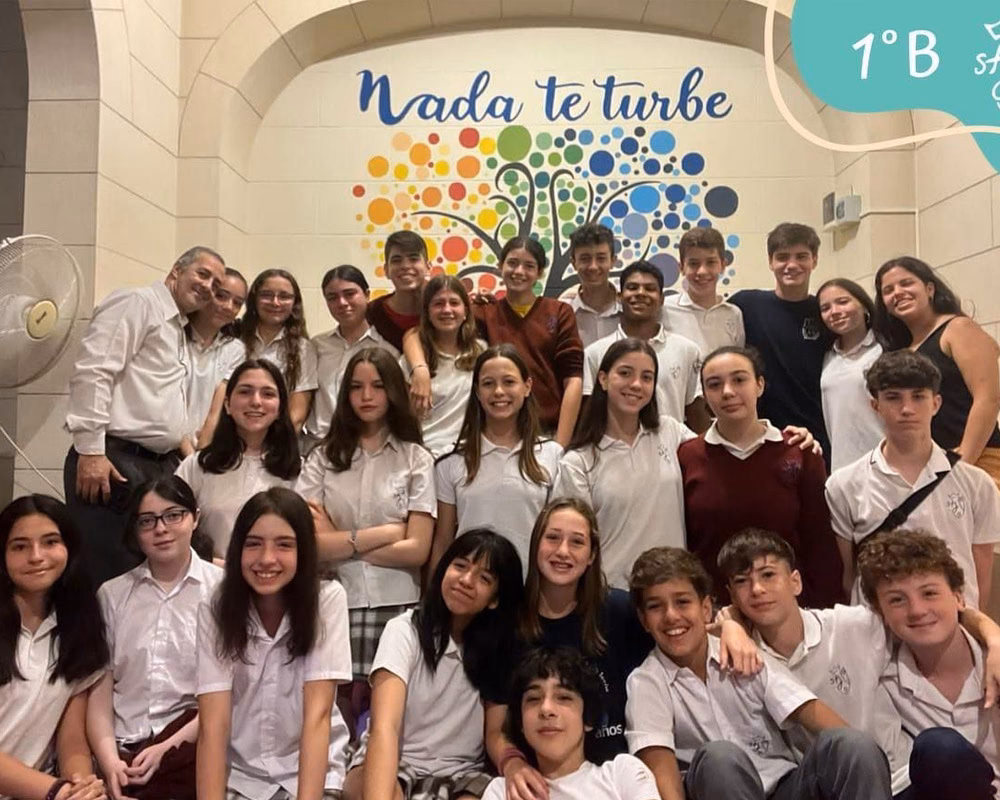 ¿Quién fundó el Colegio Santa Teresa?