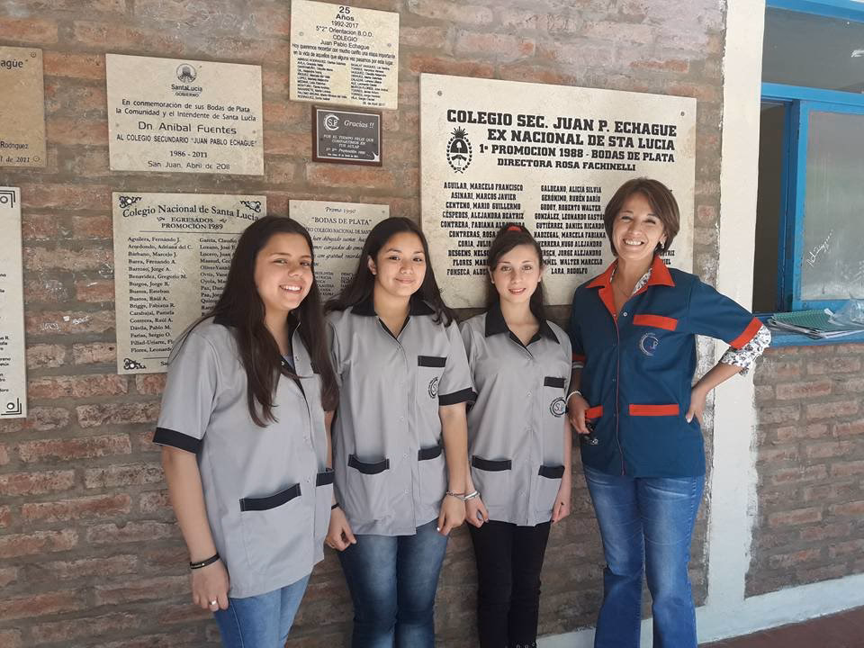 ¿Cómo se escribe colegio Juan Pablo II?