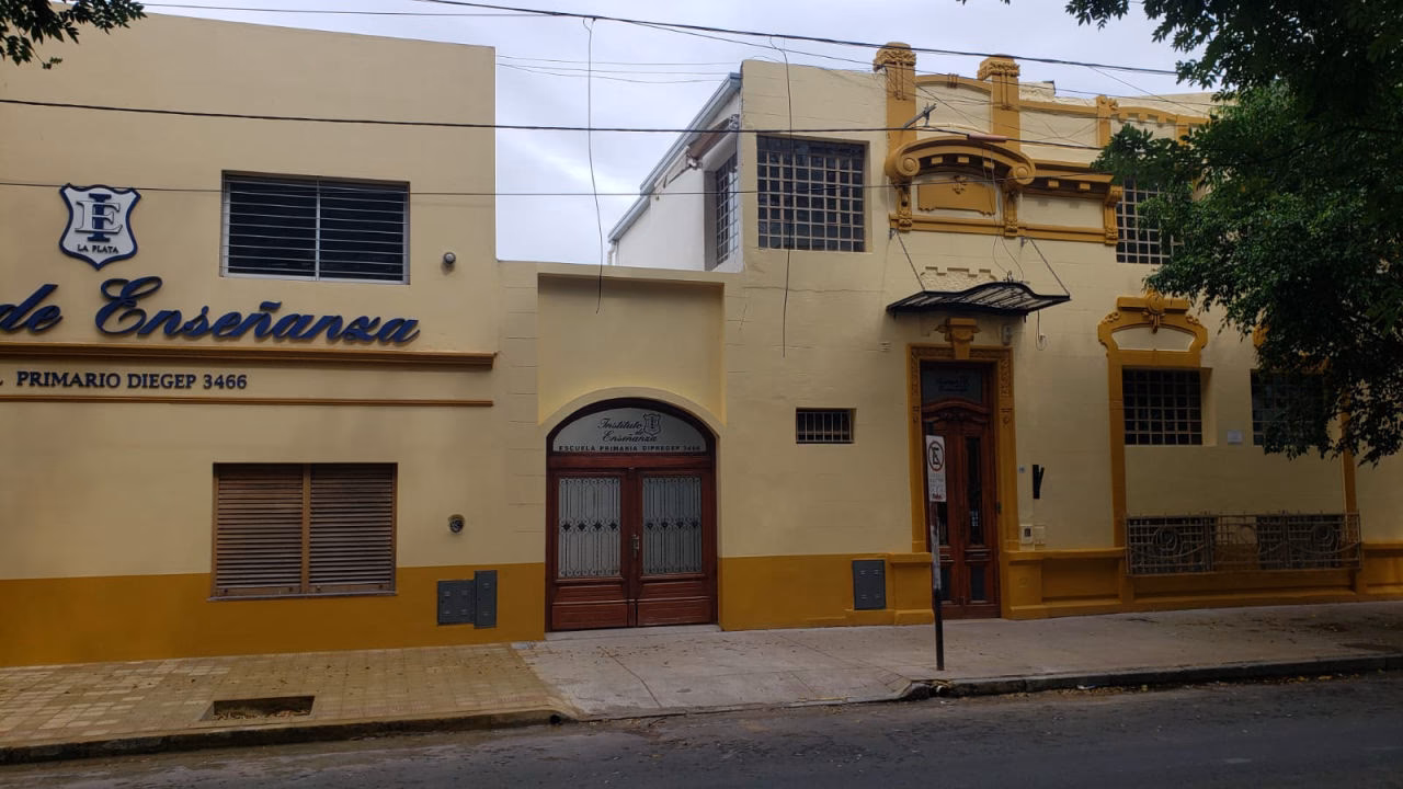 ¿Qué son los colegios laicos?