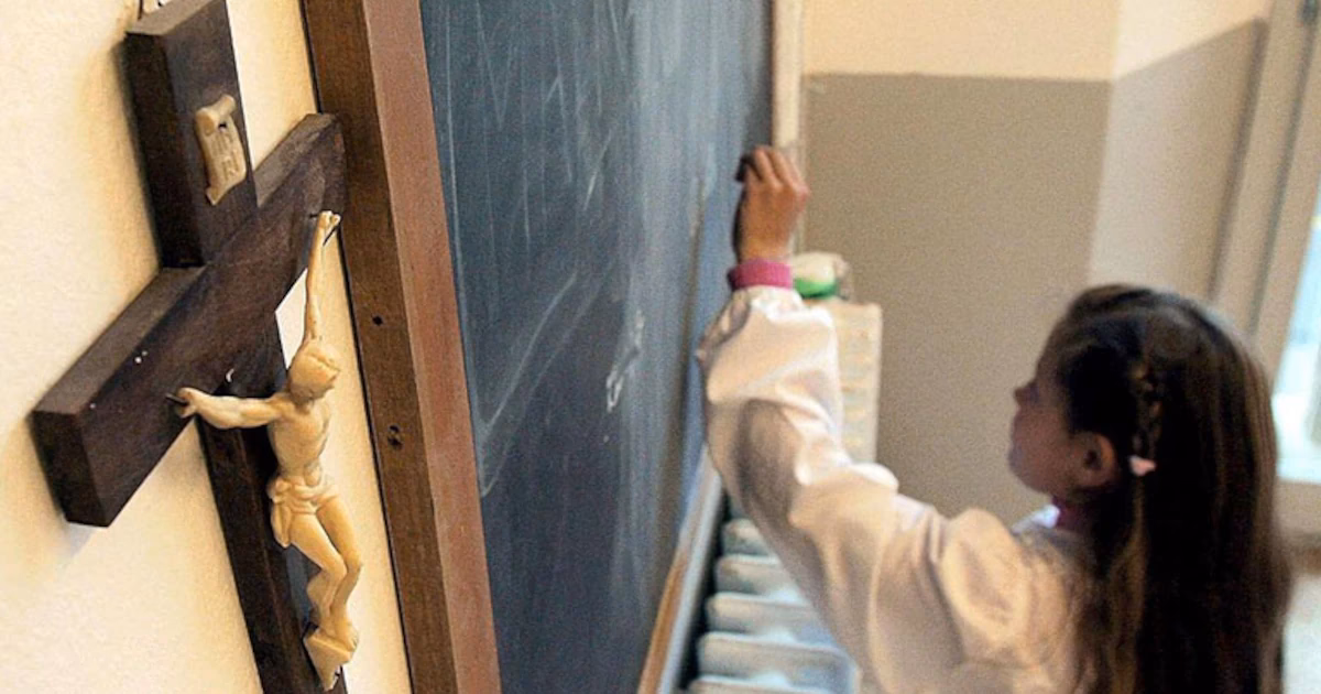 ¿Cuáles son las características de una escuela religiosa?