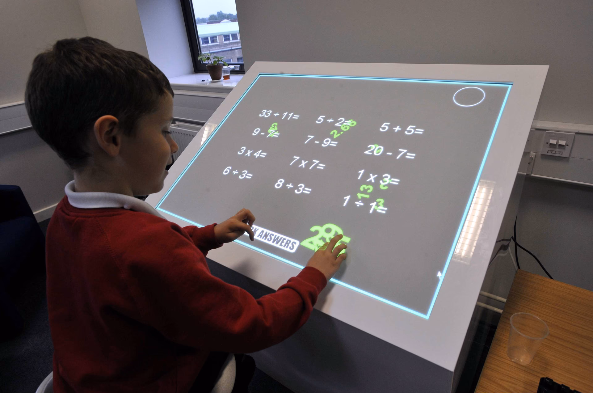 ¿Cómo sería la escuela del futuro?