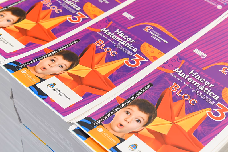 ¿Dónde puedo conseguir libros escolares gratis?