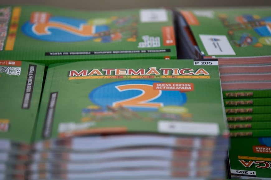 ¿Dónde puedo conseguir libros escolares gratis?