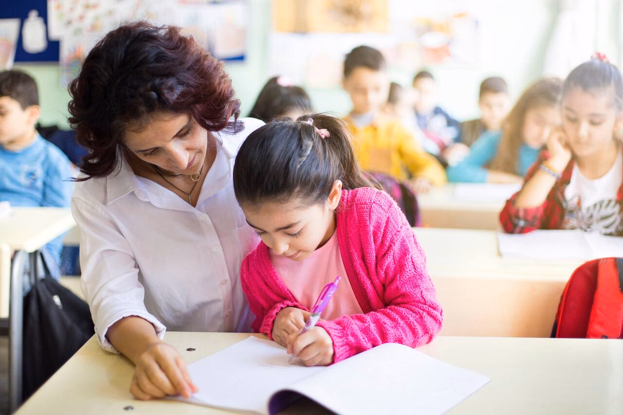 ¿Cuánto gana un maestro de primaria en Estados Unidos?