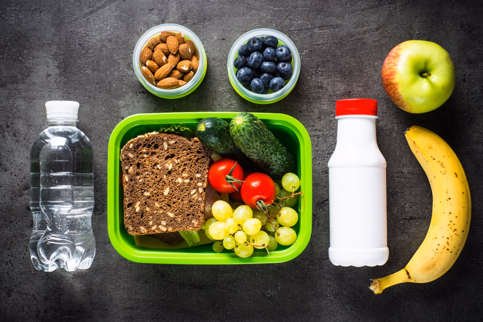 ¿Qué debe desayunar un niño en edad escolar?